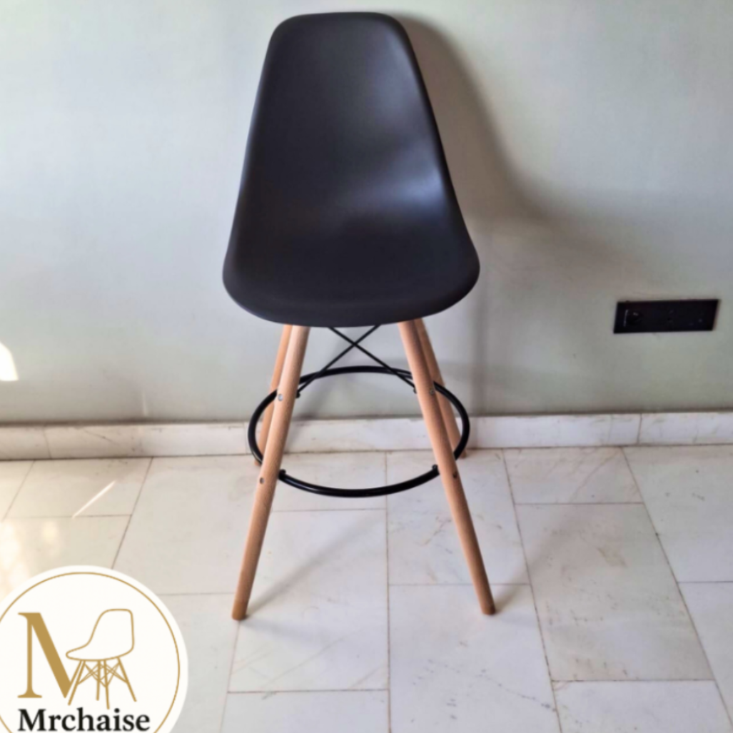 Chaise scandinave w Bar "Noir"