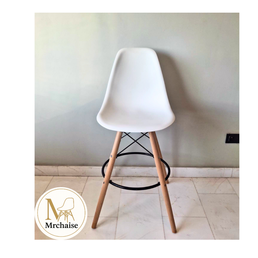 Chaise scandinave w Bar "Blanc"