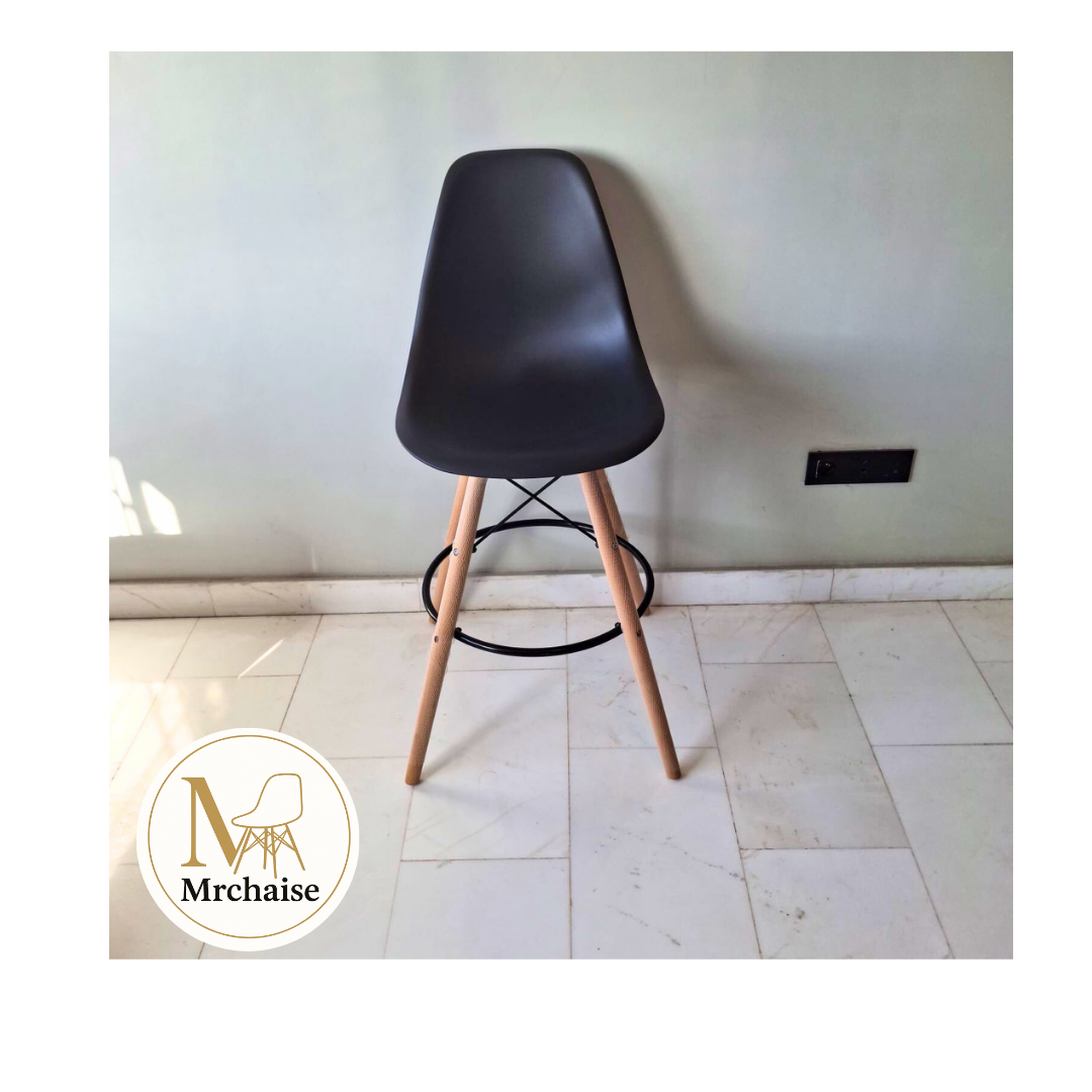 Chaise scandinave w Bar "Noir"