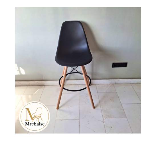 Chaise scandinave w Bar "Noir"