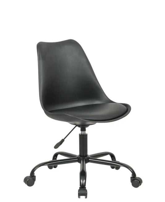 Chaise scandinave à Roulettes